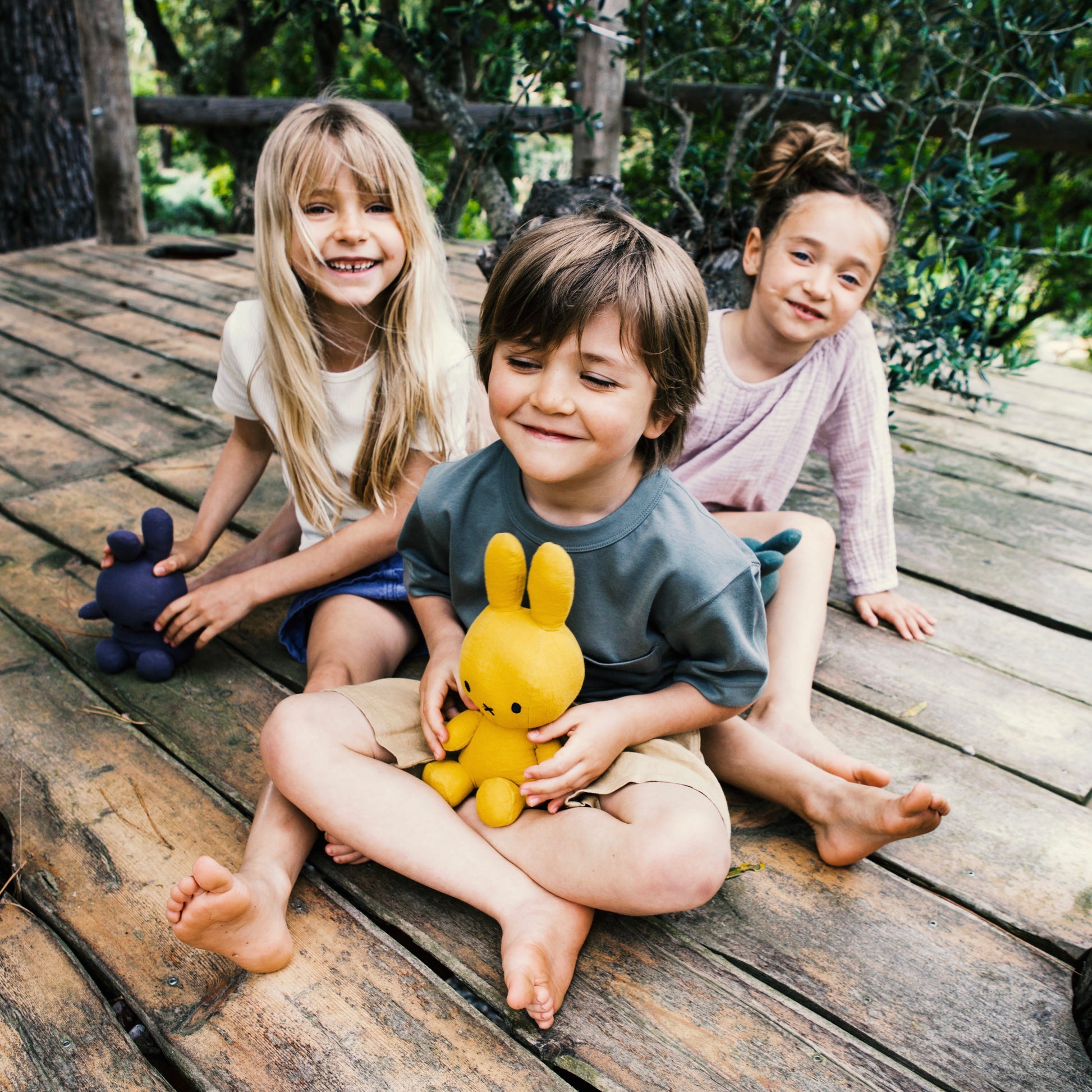 Miffy Mousseline image  with kids