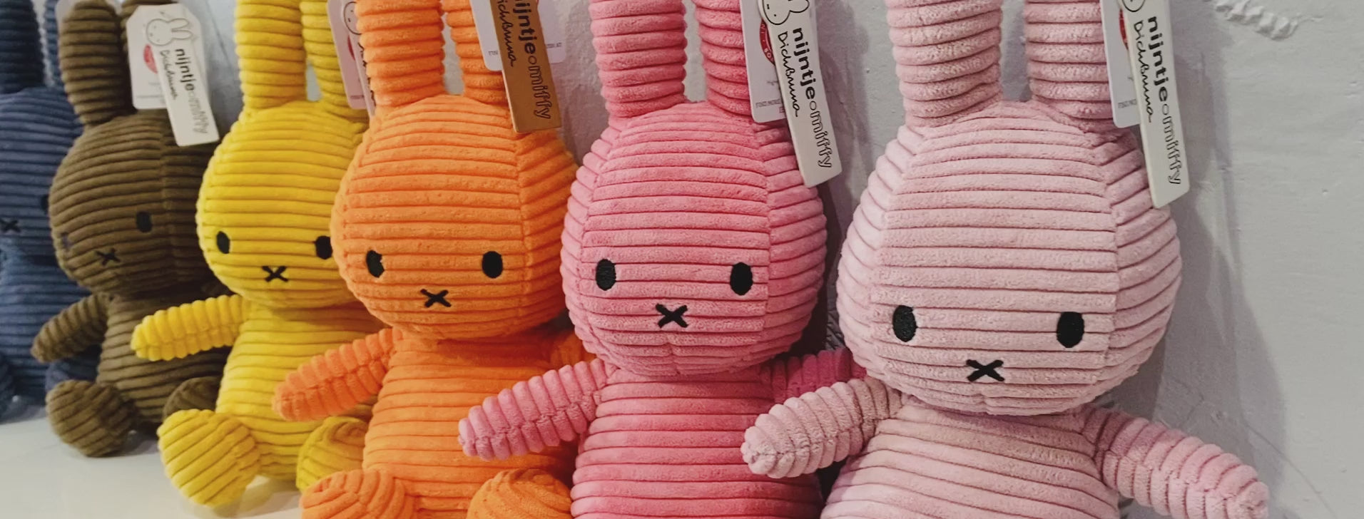 Miffy Sitting Corduroy Pink - 23cm - 9
